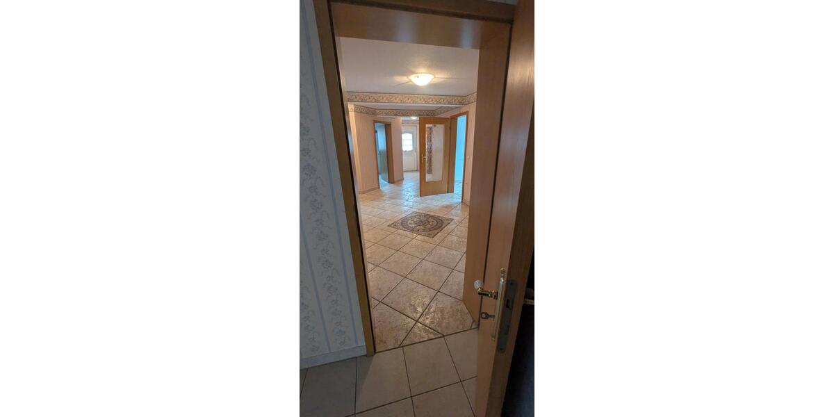 Erdgeschoßwohnung Kropp - 5 Zimmer, 200 m&sup2;, 1.950&euro; | Angebot:26050213