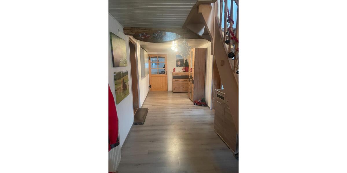 Etagenwohnung Lachen - 5.5 Zimmer, 180 m&sup2;, 1.600&euro; | Angebot:24593888