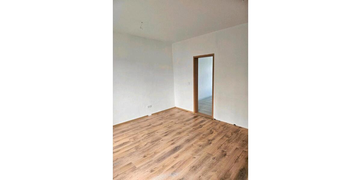 Etagenwohnung Wolmirstedt - 4 Zimmer, 104 m&sup2;, 700&euro; | Angebot:26136838