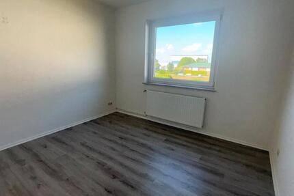 Wohnung Bremerhaven Mitte - 2 Zimmer, 49 m&sup2;, 400&euro; | Angebot:26661577