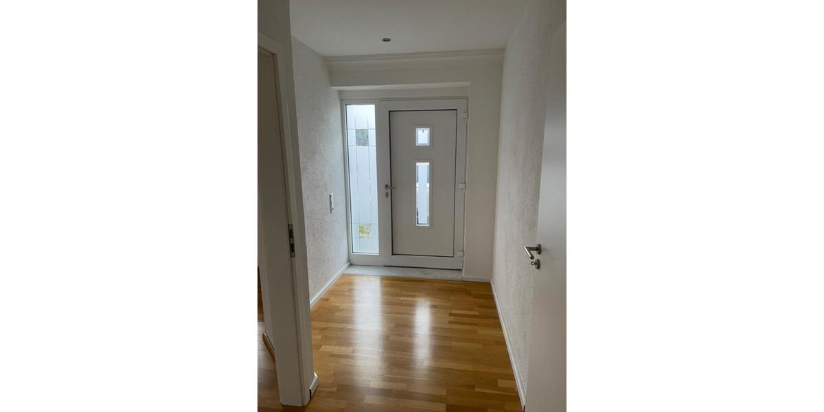 Erdgeschoßwohnung Löhne - 3 Zimmer, 130 m&sup2;, 1.000&euro; | Angebot:24466434