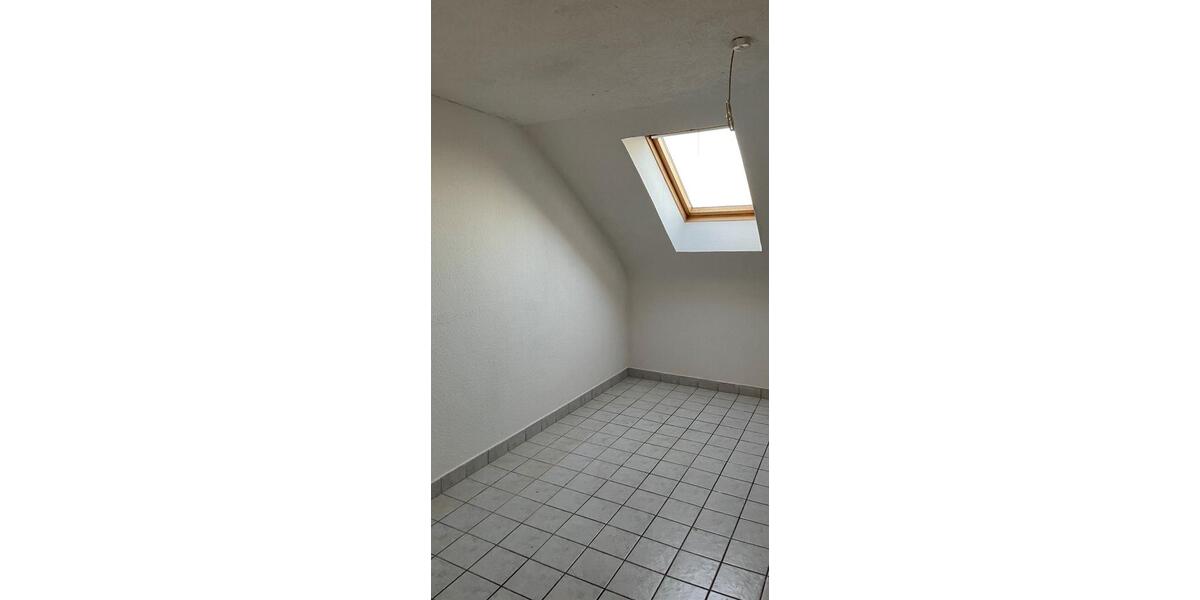 Dachgeschoßwohnung Saarwellingen - 2 Zimmer, 54 m&sup2;, 400&euro; | Angebot:25971128