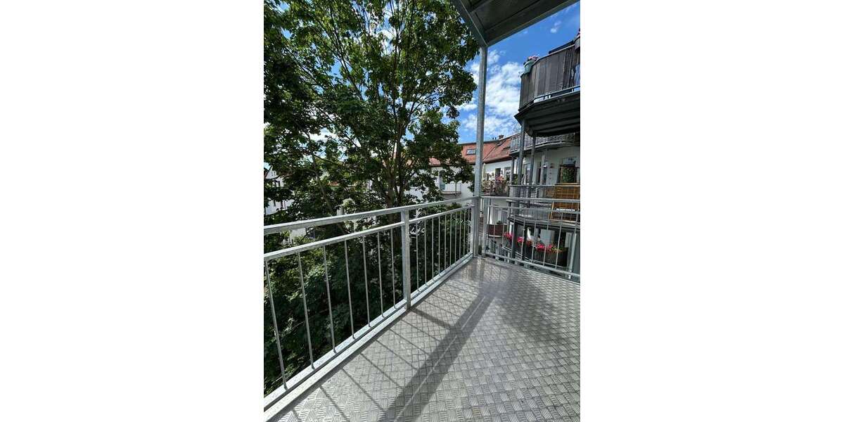 Etagenwohnung Zwickau Mitte-Nord - 3 Zimmer, 73 m&sup2;, 550&euro; | Angebot:25589550