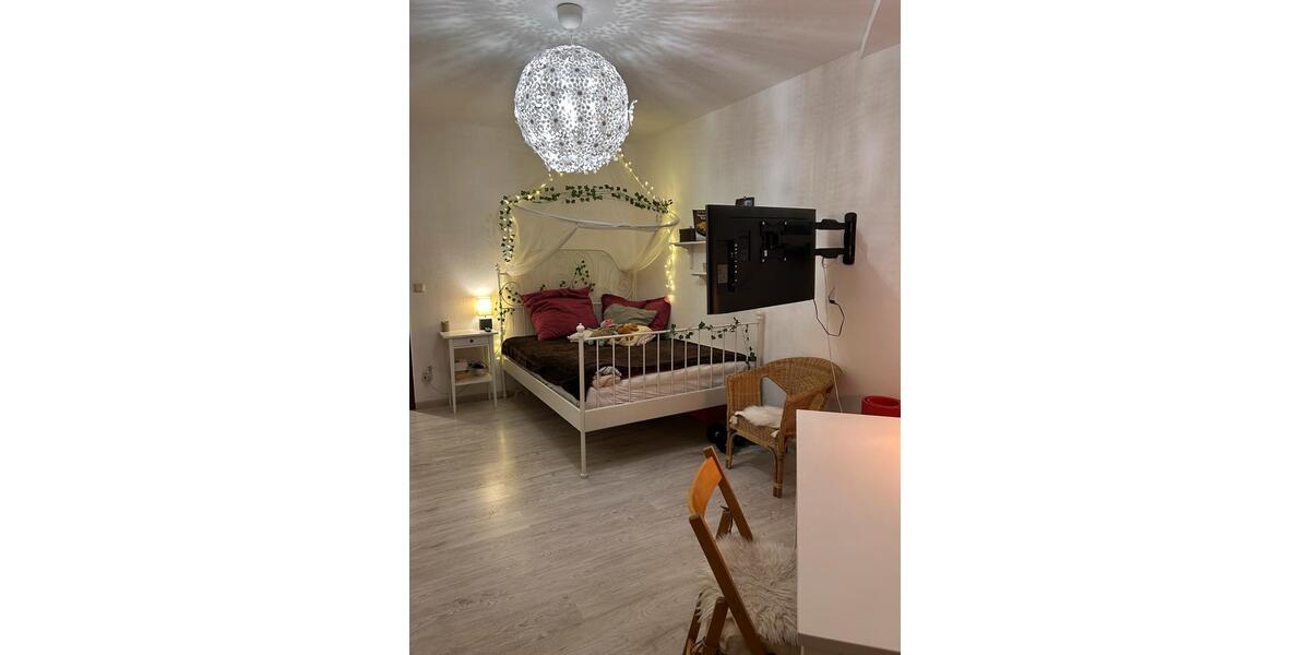 Möbliertes Zimmer zur ‼️Zwischenmiete‼️in 2-er WG 20 zimmer