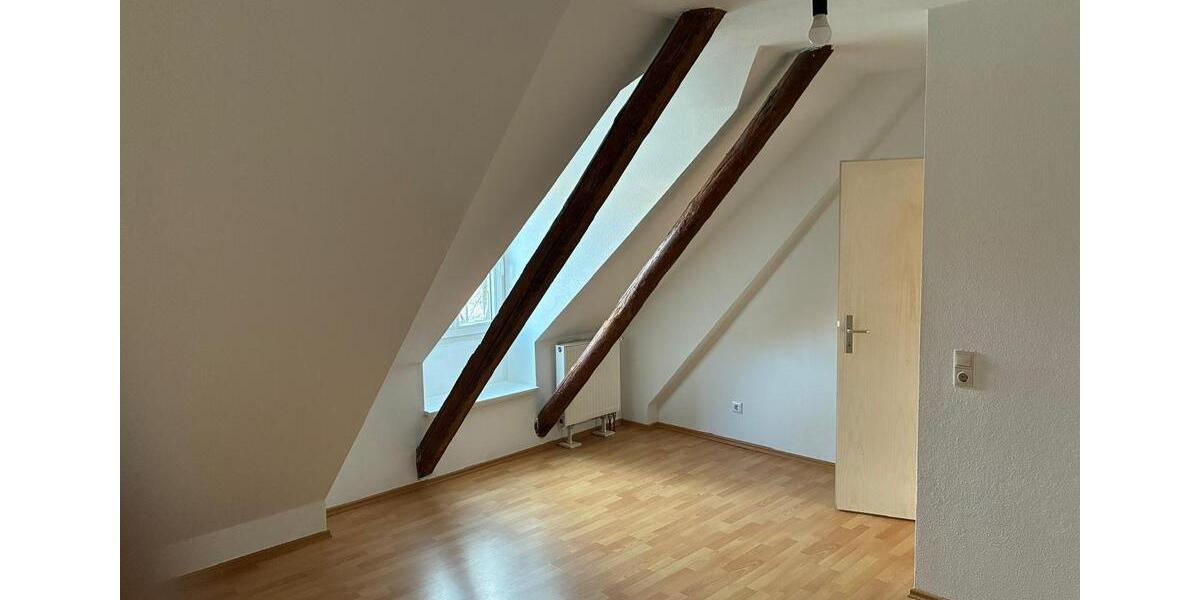 Dachgeschoßwohnung Eisleben (Lutherstadt) - 2 Zimmer, 65 m&sup2;, 330&euro; | Angebot:24791844
