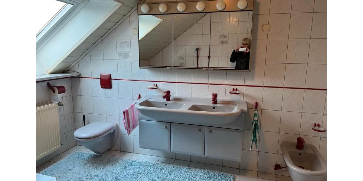 Dachgeschoßwohnung Maxhütte-Haidhof Haidhof - 3 Zimmer, 105 m&sup2;, 1.250&euro; | Angebot:24849794