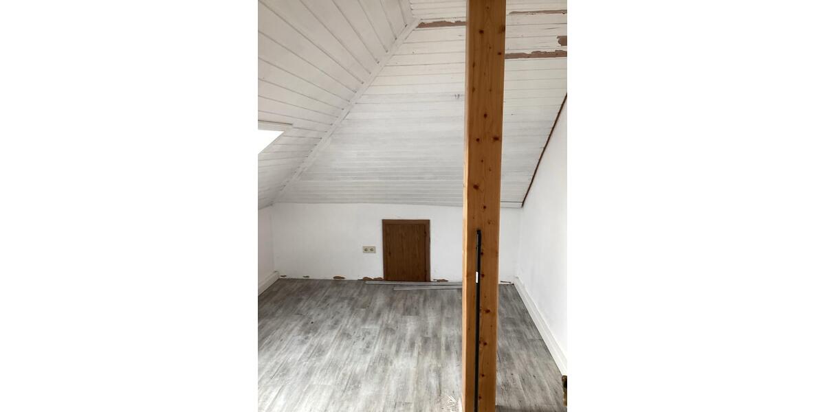 Dachgeschoßwohnung Hüllhorst - 2 Zimmer, 70 m&sup2;, 700&euro; | Angebot:26021474