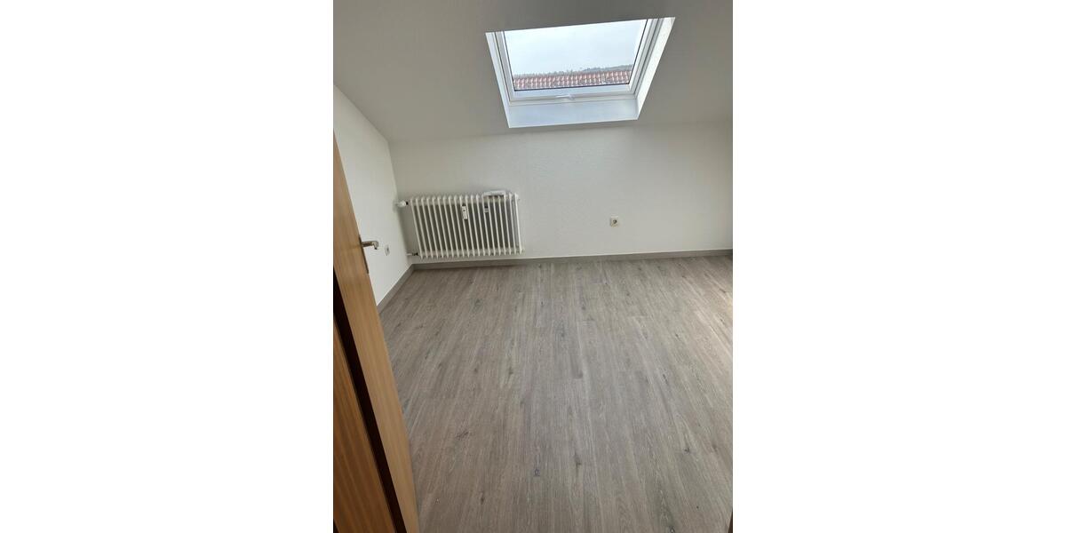 Dachgeschoßwohnung Bad Kissingen - 3 Zimmer, 75 m&sup2;, 630&euro; | Angebot:26039149