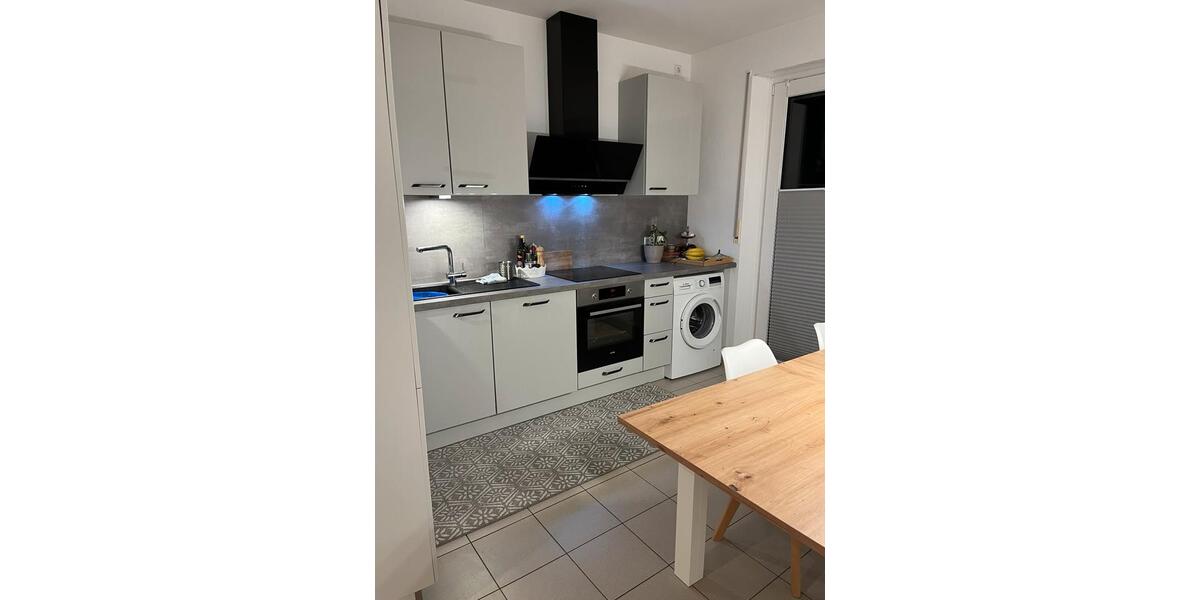 1-Zimmer-Maisonette mit Balkon & Stellplatz – Bornheim-Waldorf 1 zimmer