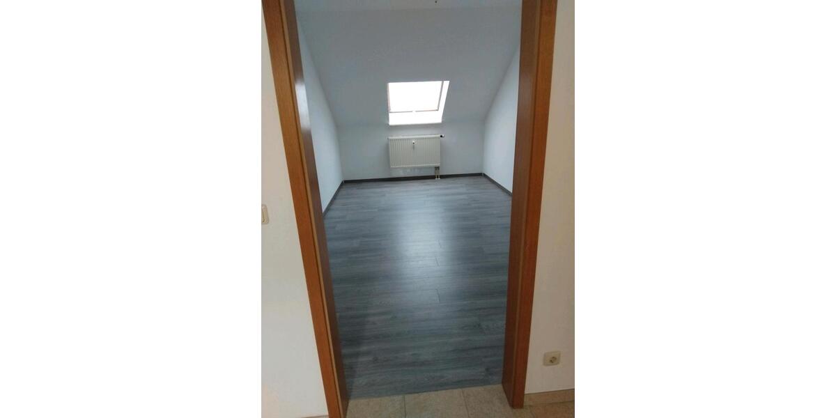 Etagenwohnung Freihung - 4 Zimmer, 90 m&sup2;, 700&euro; | Angebot:26089265