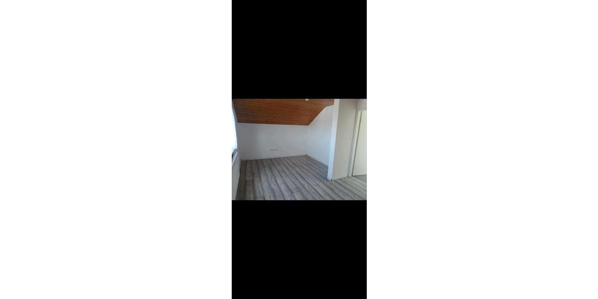 Dachgeschoßwohnung Salach - 2 Zimmer, 50 m&sup2;, 600&euro; | Angebot:26705339