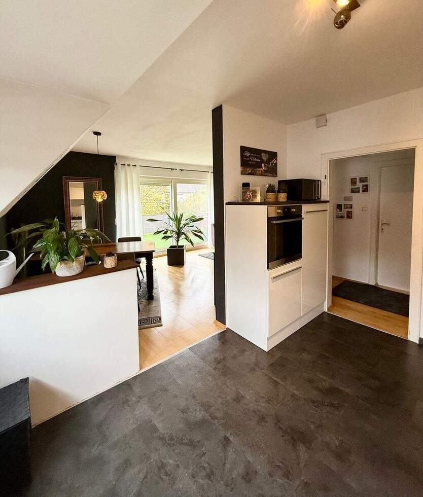 Sonnige 2-Zimmer-Dachgeschosswohnung mit Dachterrasse...! 2 zimmer