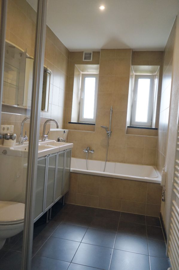 Altbau Loft Wohnung am Lech x3: 73+82+64 qm, kernsaniert, Balkon, Parkett, Küche, ruhig, nähe KUKA, provisionsfrei 3 zimmer
