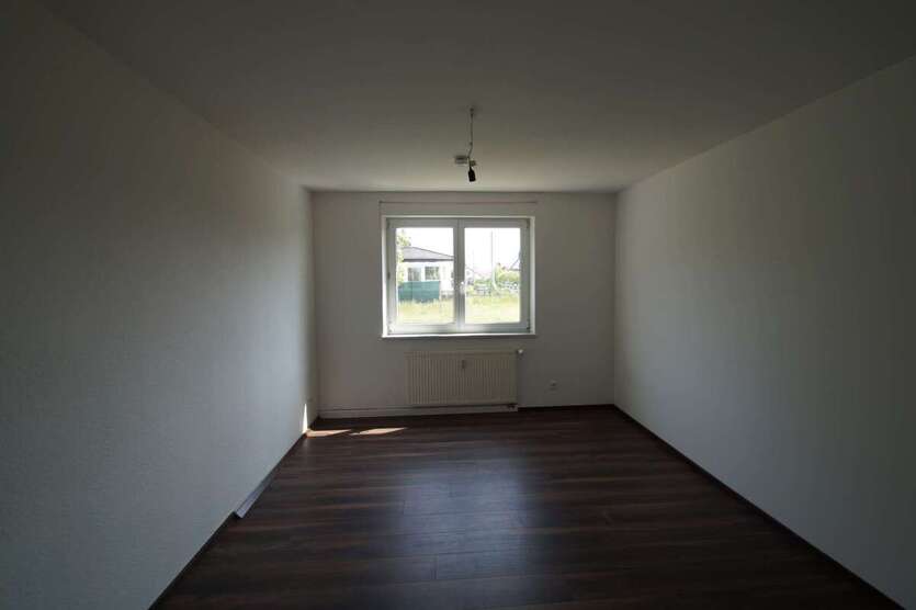 Sanierte 3-Raumwohnung mit Einbauküche in Thräna 3 zimmer
