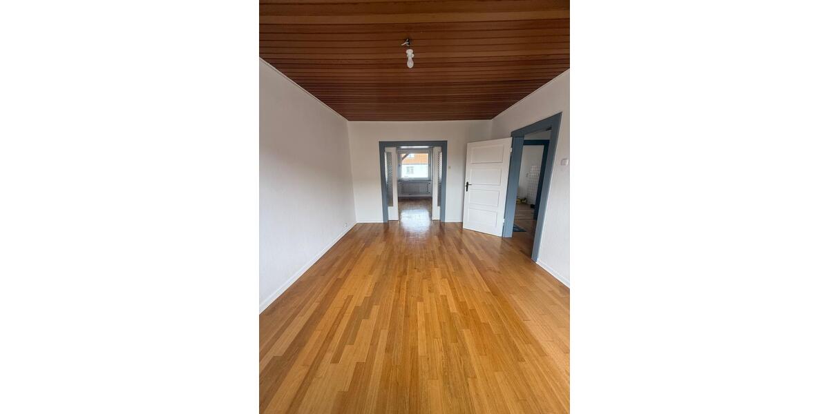 Etagenwohnung Hameln - 5 Zimmer, 95 m&sup2;, 750&euro; | Angebot:26580614