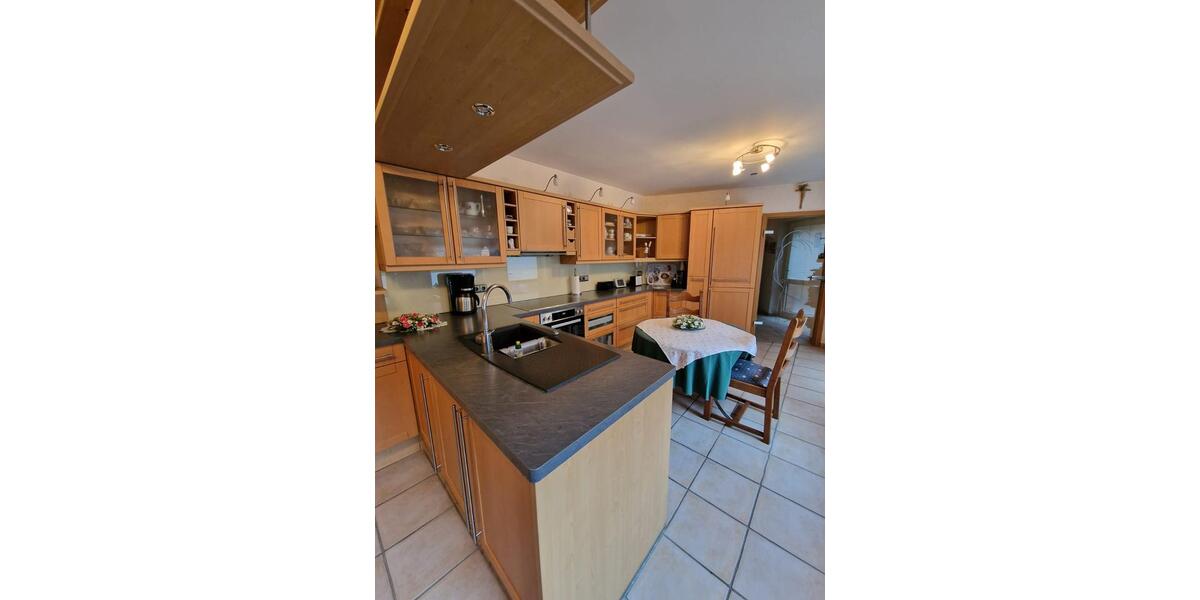 Erdgeschoßwohnung Mönchengladbach Nord - 4 Zimmer, 124 m&sup2;, 1.200&euro; | Angebot:26312960