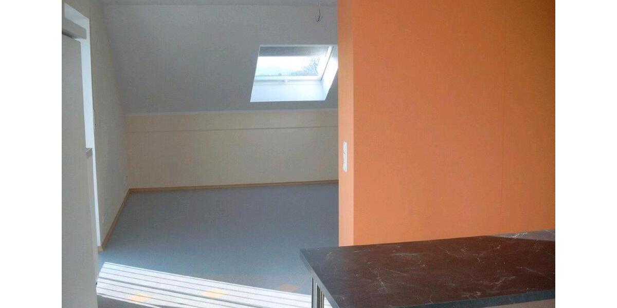 Dachgeschoßwohnung Cham - 3 Zimmer, 98 m&sup2;, 820&euro; | Angebot:18537304