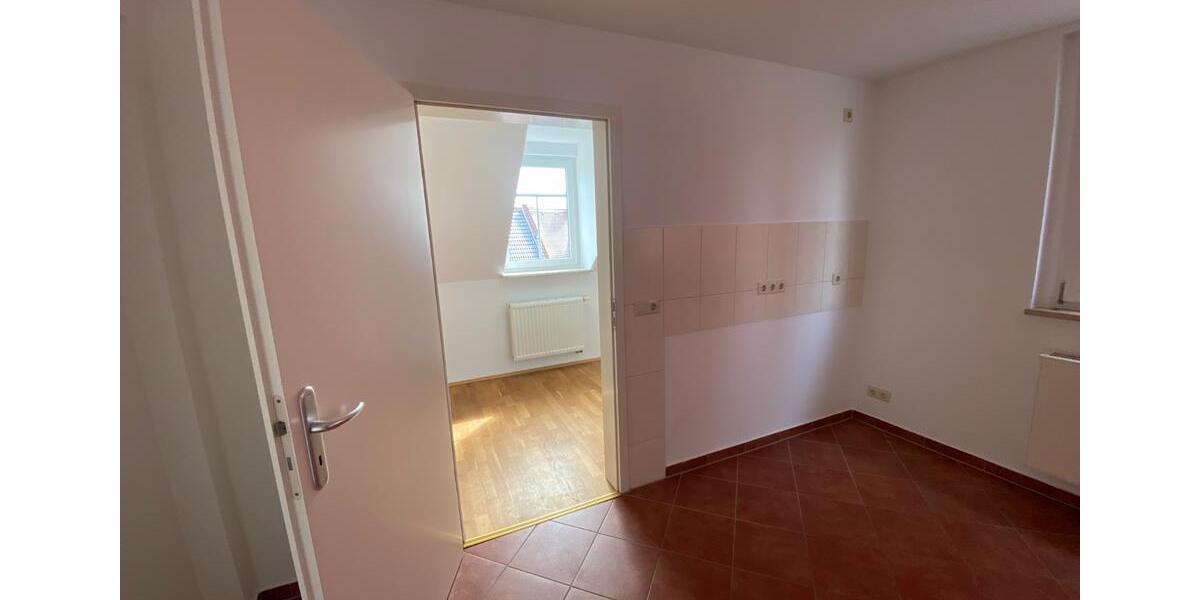Dachgeschoßwohnung Wurzen - 2.5 Zimmer, 64 m&sup2;, 450&euro; | Angebot:26023074