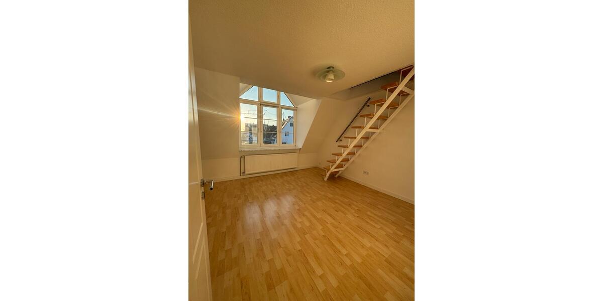 Dachgeschoßwohnung Maisach - 3 Zimmer, 98 m&sup2;, 2.100&euro; | Angebot:24962156