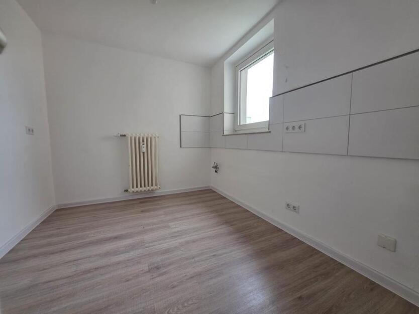 Moderne 3-Zimmer-Wohnung mit fantastischen Ausblick– Frisch Renoviert & Sofort Einzugsbereit zimmer