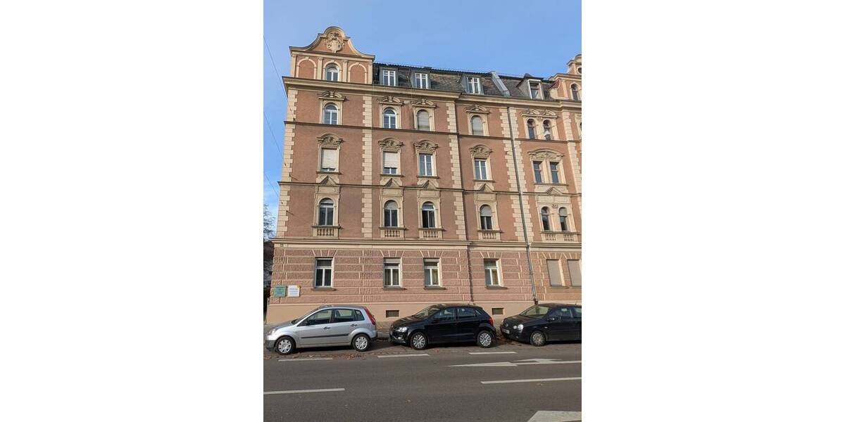 Eleganter Altbau-traum in zentraler Lage 4 zimmer