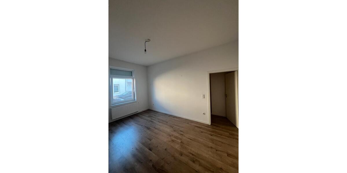 Erdgeschoßwohnung Lage - 1 Zimmer, 42 m&sup2;, 450&euro; | Angebot:25854710