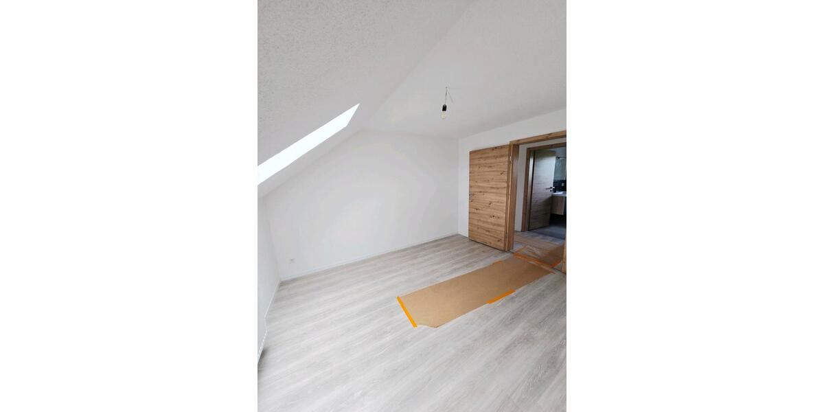 Dachgeschoßwohnung Fellheim - 3 Zimmer, 88 m&sup2;, 1.220&euro; | Angebot:26606074