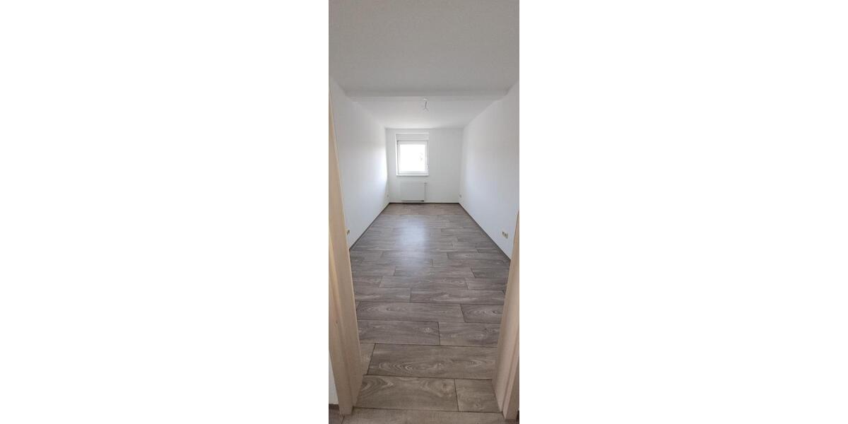 Dachgeschoßwohnung Schleiz - 4 Zimmer, 88 m&sup2;, 660&euro; | Angebot:25407532