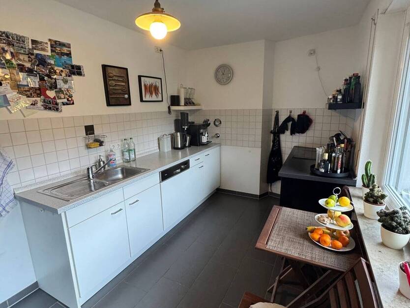 City nahe helle und großzügige 3-Zi-Wohnung mit Balkon in verkehrsberuhigter Lage 3 zimmer