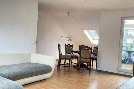 Charmante Dachgeschosswohnung mit Loggia in ruhiger Lage - Im Schacht 6-8, Saarbrücken 2 zimmer