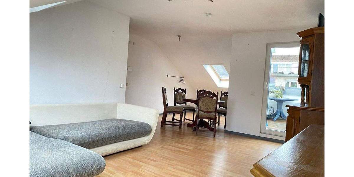 Charmante Dachgeschosswohnung mit Loggia in ruhiger Lage - Im Schacht 6-8, Saarbrücken 2 zimmer