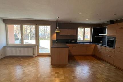 Wohnung mit Balkon, Einbauküche und modernem Bad 2 zimmer