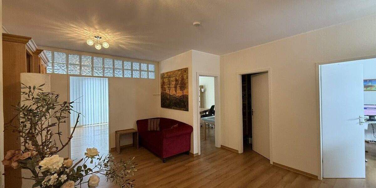 Gewerbeobjekt Siegburg - 4 Zimmer, 104 m&sup2;, 1.300&euro; | Angebot:25278666