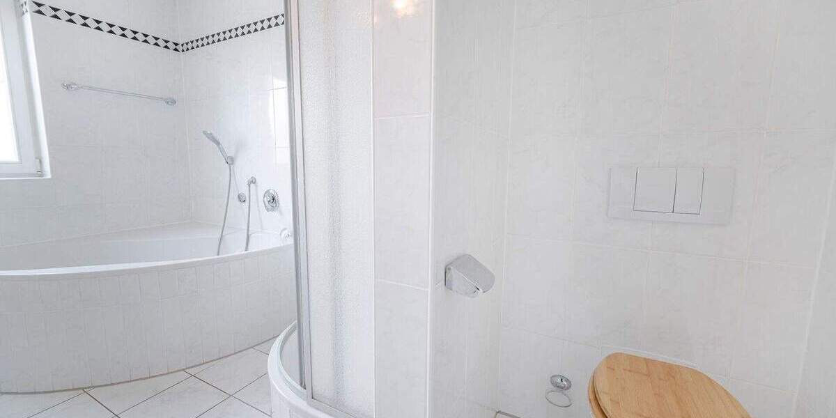 Etagenwohnung München Trudering-Riem - 4 Zimmer, 122 m&sup2;, 2.370&euro; | Angebot:25336192