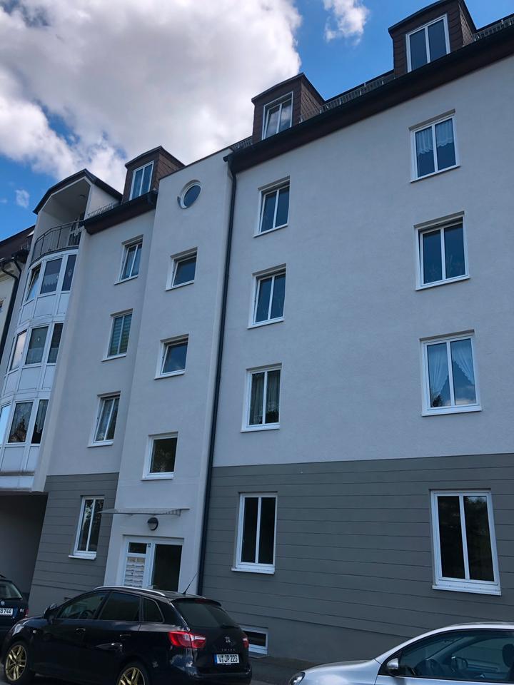 Tolle Dachgeschoßwohnung mit Galerie, Einbauküche & Dachterrasse