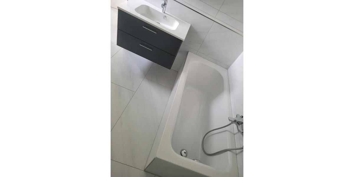 Etagenwohnung Kirchentellinsfurt - 1 Zimmer, 170 m&sup2;, 700&euro; | Angebot:25415723