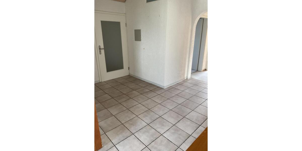 Dachgeschoßwohnung Herrenberg - 3.5 Zimmer, 99 m&sup2;, 1.150&euro; | Angebot:25941986