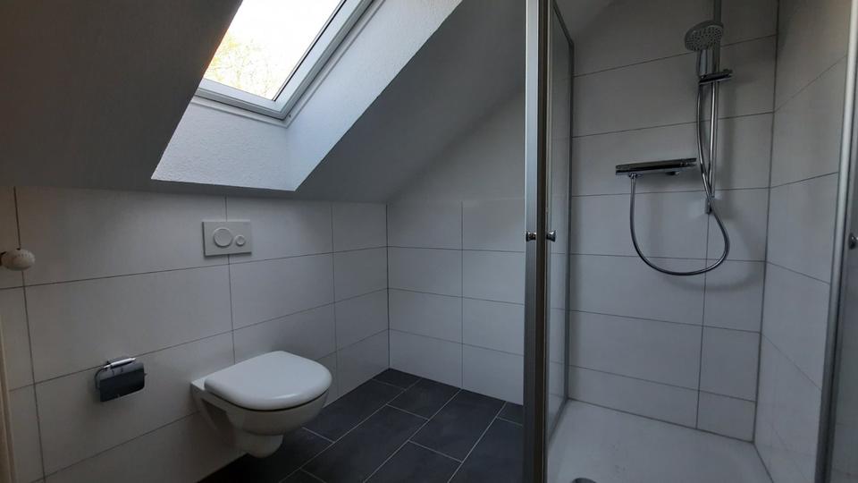 Etagenwohnung Zetel - 2 Zimmer, 100 m&sup2;, 900&euro; | Angebot:25305915