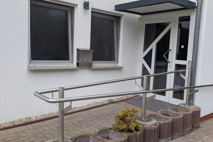 Große Mietwohnung, 1.OG in Büttendorf (Hüllhorst) mit Balkon und Fahrstuhl 2 zimmer