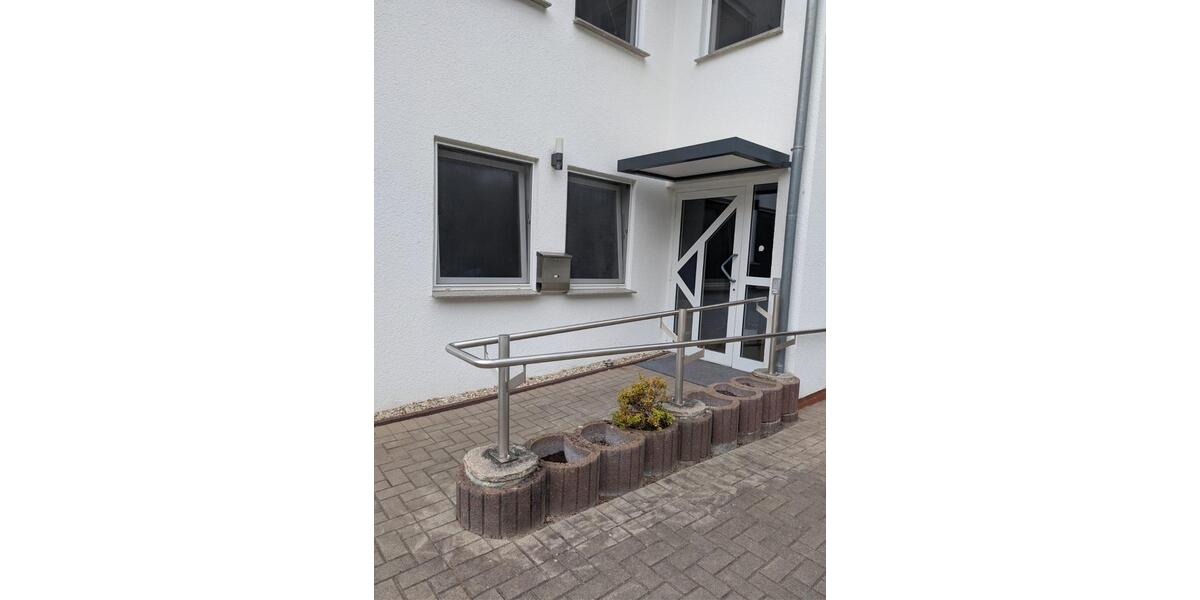 Große Mietwohnung, 1.OG in Büttendorf (Hüllhorst) mit Balkon und Fahrstuhl 2 zimmer