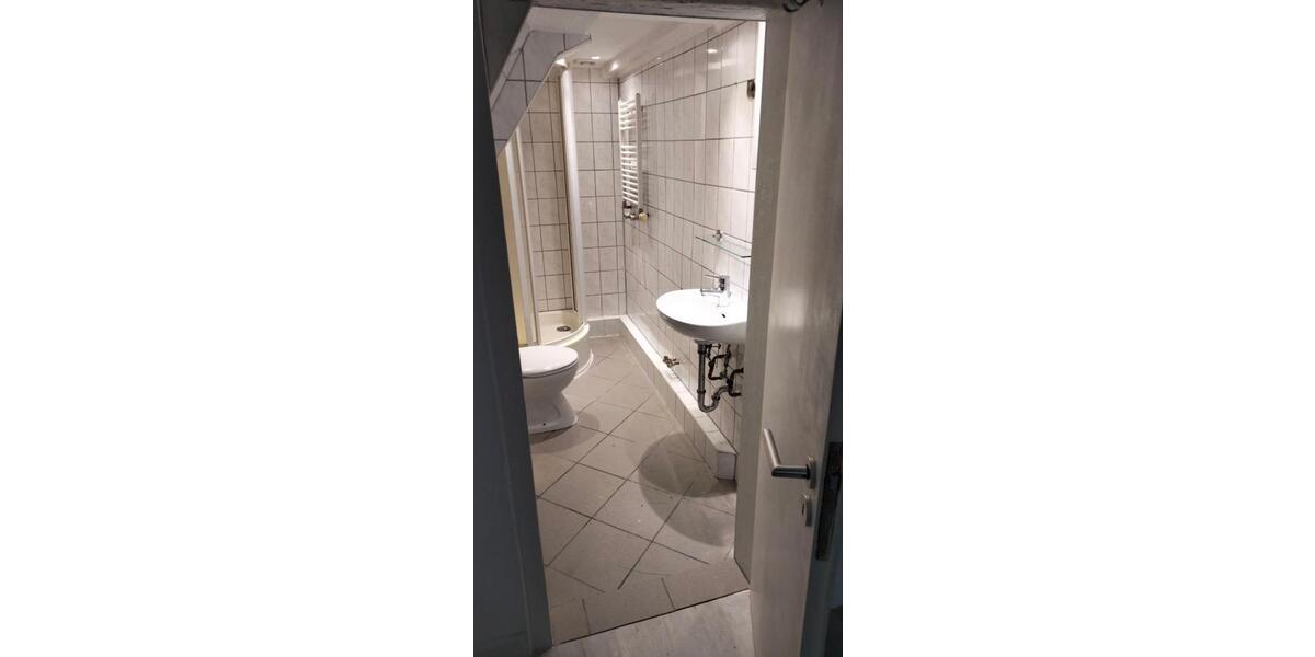 Einfamilienhaus Solingen Central - 4 Zimmer, 74 m&sup2;, 1.300&euro; | Angebot:24379941