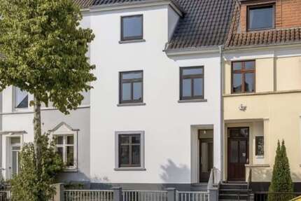 Haus Bremen Neustadt - 4 Zimmer, 229 m&sup2;, 390&euro; | Angebot:27031889