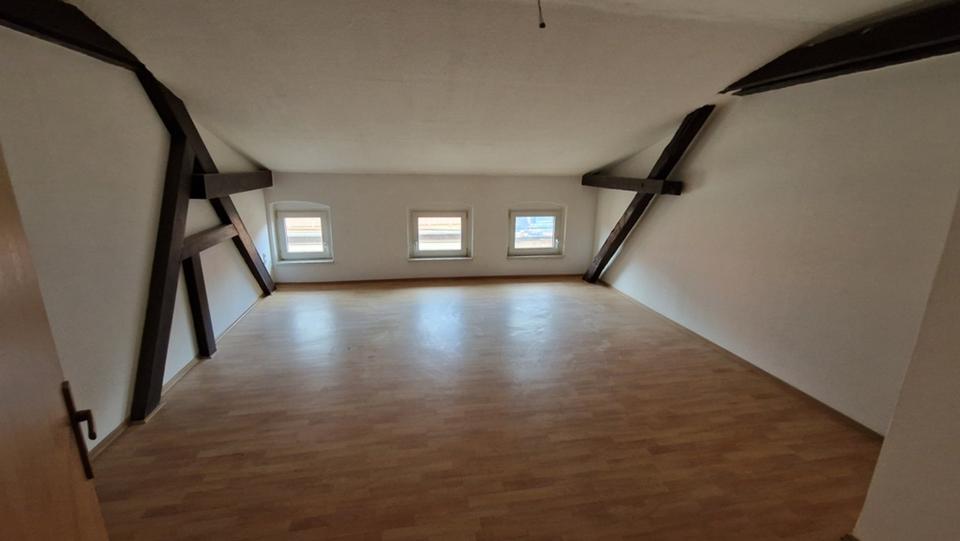 Dachgeschoßwohnung Weißenfels - 2 Zimmer, 62 m&sup2;, 340&euro; | Angebot:24438775