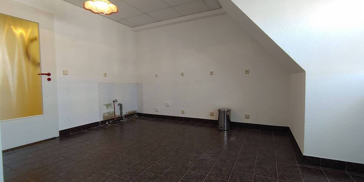 Gewerbeobjekt Döbeln - 3 Zimmer, 116 m&sup2;, 464&euro; | Angebot:25692069