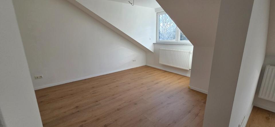 Dachgeschoßwohnung Erlangen Bruck - 2 Zimmer, 50 m&sup2;, 850&euro; | Angebot:25935681