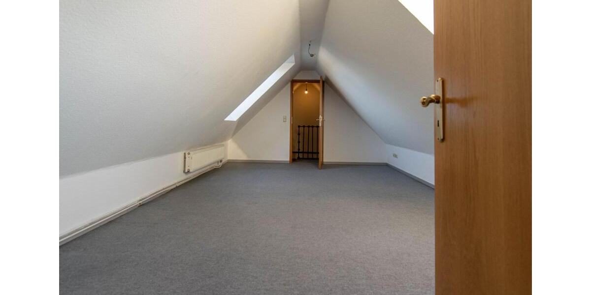 Dachgeschoßwohnung Nübbel - 3 Zimmer, 86 m&sup2;, 800&euro; | Angebot:25974747