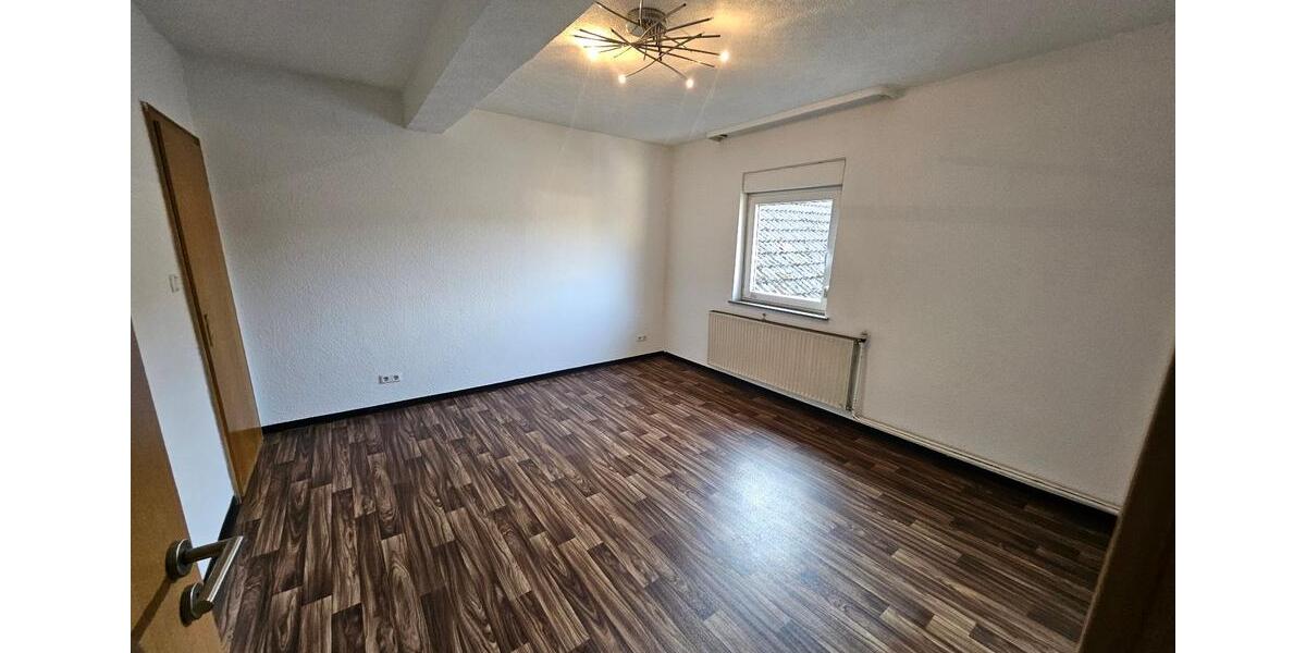 Einfamilienhaus Breidenbach - 4 Zimmer, 160 m&sup2;, 950&euro; | Angebot:25581567