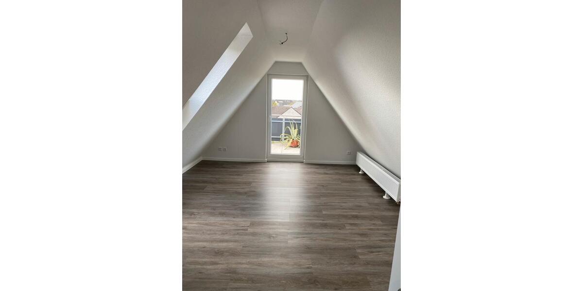 Dachgeschoßwohnung Langenfeld (Rheinland) - 2 Zimmer, 42 m&sup2;, 800&euro; | Angebot:25160331