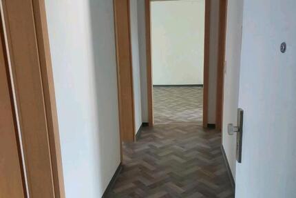 Wohnung Böhlen - 4 Zimmer, 65 m&sup2;, 490&euro; | Angebot:26536093