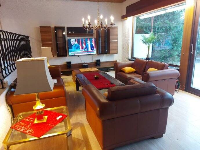 Mehrfamilienhaus, Wohnhaus Leingarten Großgartach - 8 Zimmer, 250 m&sup2;, 3.000&euro; | Angebot:25780397